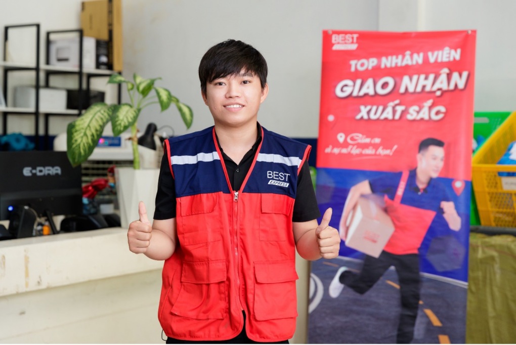 BEST trao quà cho shipper giao hàng Đông Nam Bộ xuất sắc