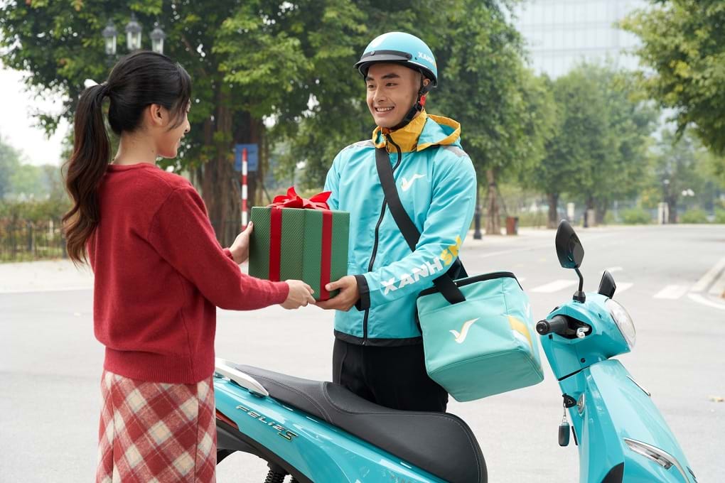 Công ty Xanh SM ra mắt dịch vụ giao hàng bằng xe máy điện VinFast 2