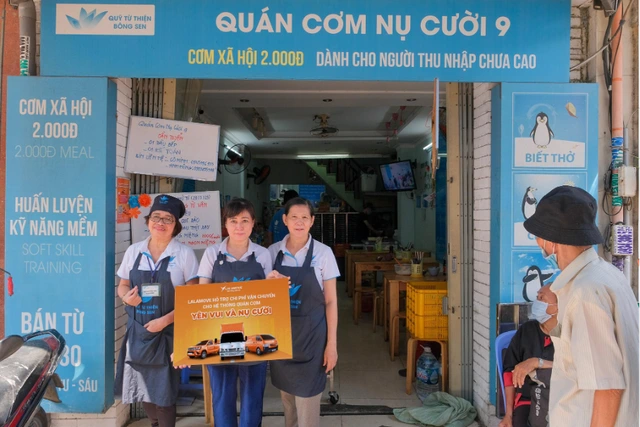 Đơn vị vận chuyển Lalamove chung tay cùng quán cơm nụ cười hỗ trợ cộng đồng