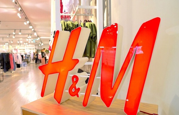 Hãng H&M mất lòng khách hàng vì dịch vụ giao hàng quá chậm 2