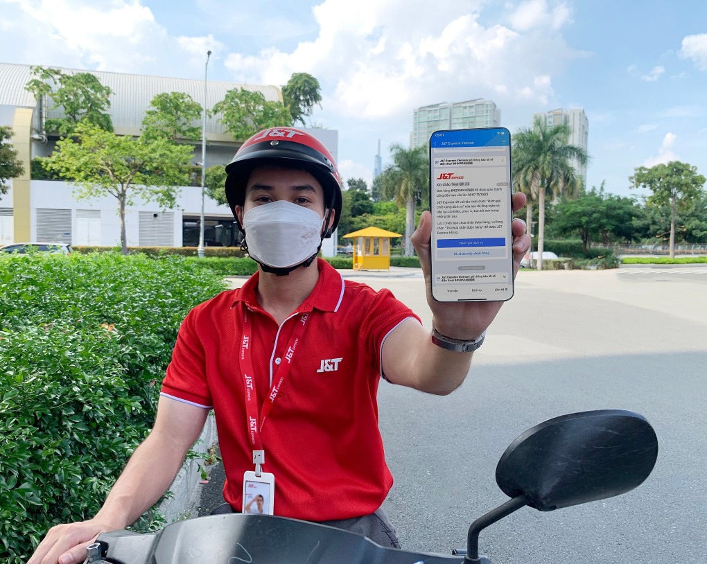 Hơn khách hàng hài lòng về dịch vụ giao hàng của J&T Express jpg (2)