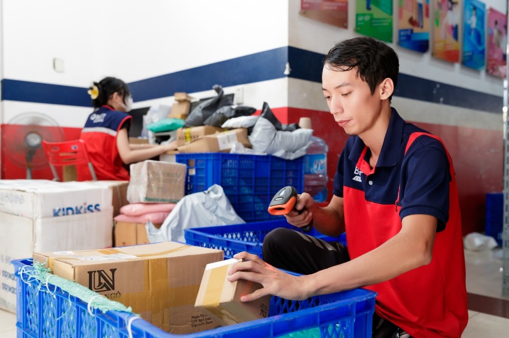 Nam 9x có được thu nhập ổn định nhờ giao hàng 1