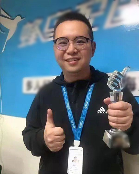 Từ nhân viên giao hàng trở thành giám đốc đầy động lực 1