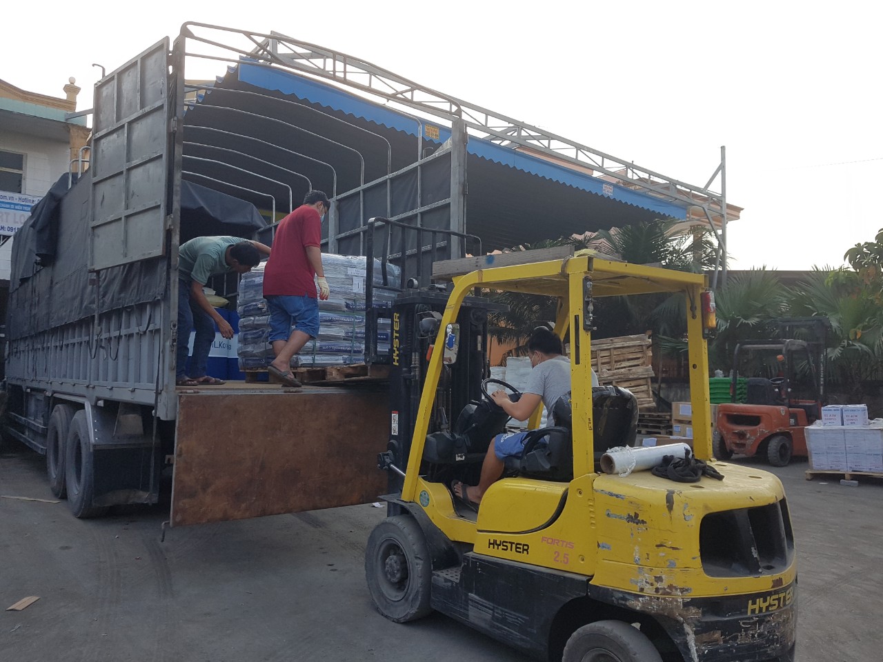 Gửi hàng vận chuyển giao phát Buôn Ma Thuột Đắk Lắk ship đi Hà Tĩnh Chành nhà xe (1)